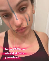 Por un 2025 más próspero girls.💘 @rosalia.vt