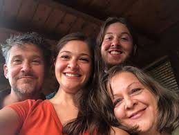 Lela Elliott's Instagram, Twitter & Facebook