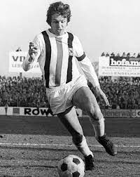 Born 9 may 1945) is a german retired professional footballer and manager. Jupp Heynckes Borussia Monchengladbach Vfl Borussia Vfl Borussia Monchengladbach Borussia Monchengladbach