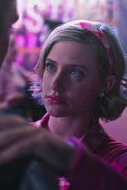 Veronica Shipp's Instagram, Twitter & Facebook