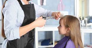 انتشرت قصات شعر مختلفة خلال عام 2019 تتناسب مع أغلبية الوجوه، ويمكن الاستعانة بها للحصول على إطلالة جريئة تبرز جمال وأناقة المرأة، وتعمل على تجديد الإطلالة. Ø·Ø±ÙŠÙ‚Ø© Ù‚Øµ ØºØ±Ø© Ø§Ù„Ø´Ø¹Ø± Ù„Ù„Ø£Ø·ÙØ§Ù„ Ø§Ù„ØµØºØ§Ø± Ø³ÙˆØ¨Ø± Ù…Ø§Ù…Ø§