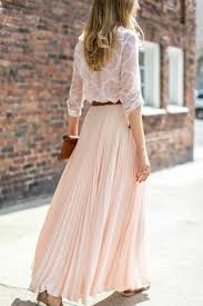 Comment Porter La Jupe Longue Plissee 80 Idees Archzine Fr Jupe Longue Jupe Longue Plissee Jupe Plissee Rose
