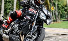 Jumlah hujan di malaysia ialah sebanyak 2600mm setahun. Triumph Street Triple Rs Raja Keseronokan Berita Imotorbike
