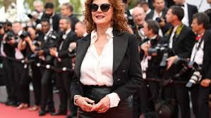Ma zampalesta, stanca di maltrattamenti, fugge e trova rifugio in casa di una ragazzina in crisi di gelosia per il fratellino appena nato. Susan Sarandon L Intervista Alla Star Di Hollywood Tra Film Figli E Attivismo