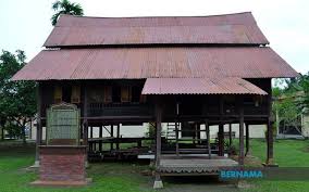 Istiadat menghadap undang luak johol di istana seri menanti. Bernama Rumah 140 Tahun Tukang Kahar Kini Dibuka Untuk Lawatan