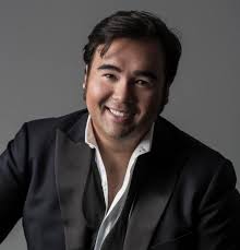 Symphony Review: Laurence Cummings' powerful 'Messiah' walks in darkness