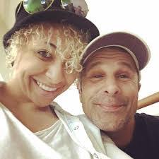 Aretha Hamilton's Instagram, Twitter & Facebook