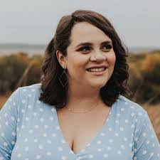 Shelli Bailey's Instagram, Twitter & Facebook