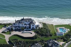Who Is Rebekah From Taylor Swift S The Last Great American Dynasty In 2020 Holiday Home Stairs Design Modern American Icons