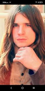 I was going to tell a joke about a blunt pencil... But there's no point...  😗✏️😊