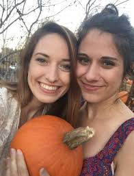 Amanda Moats's Instagram, Twitter & Facebook