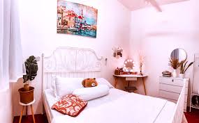 Zaman sekarang ramai buat 2 kerja. Dekorasi Bilik Tidur Cantik