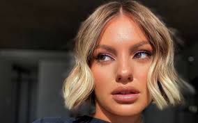 As a child, she was always interested in music, and quite talented to boot. What A Millionaire Alexandra Stan Cheated On Her Boyfriend Pictures That Were Forbidden To Minors The Artist Sadly Returned Home