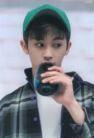 Oke, sekarang menjawab pertanyaan ini, adalah menjadi pria ganteng dan pintar (dan juga rendah hati) tidaklah mudah. Wenypra 0603 Weny5220 Profil Pinterest