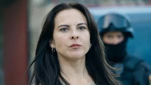 I had met a lot of people in this business of epifanio's and my mother's. La Reina Del Sur 2x24 Como Y A Que Hora Ver El Capitulo 24 De La Segunda Temporada Tvmas El Comercio Peru