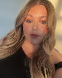 SABRINA SMALL (@sabrinasmall_) • Instagram photos and videos