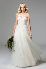 Damit du dir vorab einen überblick über das große angebot an wundervollen wedding looks verschaffen kannst, haben wir die wichtigsten trendthemen 2021 und die schönsten brautkleider für dich zusammengestellt. Brautkleid Mit Tattoo Effekt Und Tiefem Rucken Pretty You