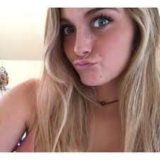 Carly Draper's Instagram, Twitter & Facebook