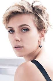 La Coupe Courte Glamour Cheveux Courts Visage Rond Cheveux Courts Coupe De Cheveux