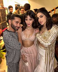 Bollywood Bubble | Sara Ali Khan, Ananya Panday, Aditya Roy Kapur and others strike a pose at the Diwali bash!✨? . . . #saraalikhan #ananyapanday #orry… | Instagram