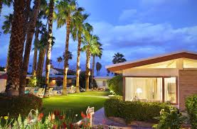A Place In The Sun Hotel Palm Springs Is A Pet Friendly Hotel In Palm Springs With Small Inn And Boutique Palm Springs Hotels Palm Springs Pet Friendly Hotels