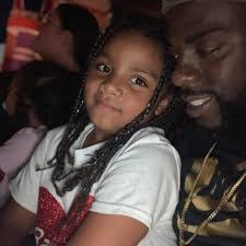 Kasey Mcnamara's Instagram, Twitter & Facebook