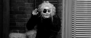 Other roles are performed by steve buscemi, helena bonham carter, matthew mcgrory, alison lohman, and danny devito among others. Big Fish Tim Burton 2003 Helena Bonham Carter Tim Burton Movie Big Fish Tim Burton