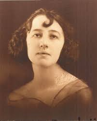 Marathon pianist, carnival sideshow performer find happiness together