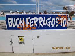 Il 15 agosto si festeggia in tutta italia la giornata di ferragosto ed è tradizione spostarsi in compagnia di amici. Ferragosto Wikipedia