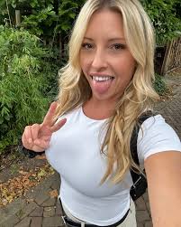 Happy Birthday to me! Off to the next adventure ✌️ #birthdaygirl #happyday  #amsterdam