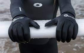 Having the right kit and socks a good neoprene sock will allow you to swim normally and not feel like you're wearing slippers. 5 Best Neoprene Gloves Keep Your Hands Warm In The Water