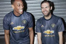 In 1902 newton heath became manchester united, wearing the simple red and white strip that would become world famous. Man Utd Unveil Retro 2018 19 Third Kit Goal Com