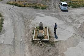 Improvements were made to the grave to protect it as there were many accidents here before doing so. Eniaae2brfihcm