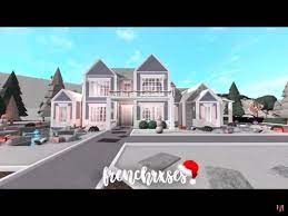 Bloxburg Christmas Family Home House Build In 2021 Suburban House Two Story House Design Cute House