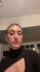 Deryn Fishman's Instagram, Twitter & Facebook