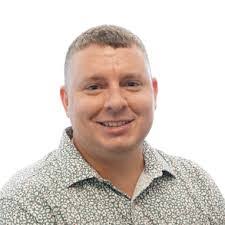 Andrew Pucci's Instagram, Twitter & Facebook