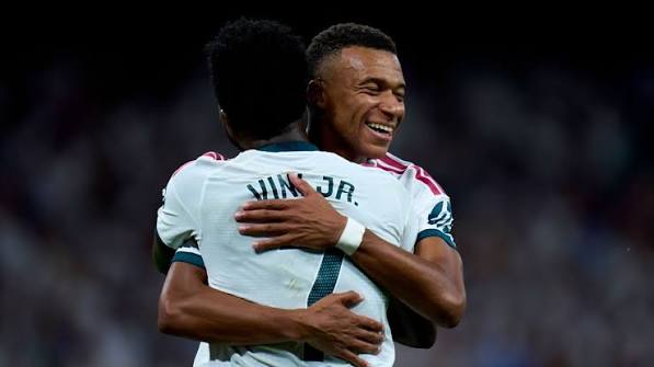 Mbapp&eacute; 'destr&oacute;i' com hat-trick, Vini Jr. desencanta, e Real Madrid dorme na lideran&ccedil;a de LALIGA ap&oacute;s goleada no Bernab&eacute;u - ESPN