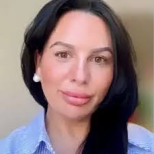 Amanda Dawson, LMHC provides in-person and online therapy