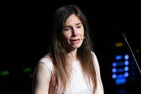 2015 wird sie in höchster instanz freigesprochen. Knox Ruckkehr Nach Italien Ich Bin Kein Monster Ich Bin Einfach Nur Amanda Panorama Gesellschaft Tagesspiegel