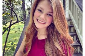 Fine Arts Student of the Week: Freshman expresses herself through art