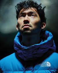 She loves me, she loves me not 🌼 by @thelevijacobs @madeline_massingill  shot by @durell_eason . . . #daisies #justinbieber #swag