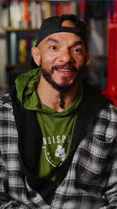 Edwin Frias's Instagram, Twitter & Facebook