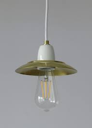 moderne fassungs hangeleuchte mit kleinem schirm von aire lighting die kleine pendelleuchte mit keramikfassung i hangeleuchte beleuchtung decke deckenleuchten