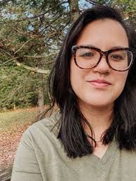 Heidi Lueck's Instagram, Twitter & Facebook