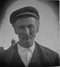 Paul Hieber's Instagram, Twitter & Facebook