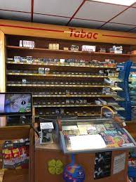 Un document d'identité avec photo émis par le gouvernement est demandé pour l'envoi ou l'enlèvement d'un colis à un centre de service ups. Les Bureaux De Tabac Pris D Assaut Radio Melodie