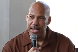 Lead-Foot Lady Loses Mark : Auto racing: So what, says Patty Moise, adding  she can probably drive faster than 216.607 m.p.h.