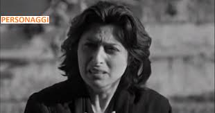 Anna magnani nacque a roma il 7 marzo 1908 presso porta pia nell'odierno quartiere nomentano.sua madre marina magnani era una sarta originaria di fano che, dopo aver dato alla luce la piccola anna, la affidò definitivamente alle cure della nonna materna giovanna casadio (di origini ravennati), e crebbe in via san teodoro, tra il campidoglio e il palatino la bambina non conoscerà mai il suo. Anna Magnani Muore A Roma Il 26 Settembre 1973