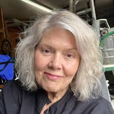 If you love Buckeye balls but don't have the desire or energy to roll each  one individually, I got you covered!! We're turning them into bars and I  want to send you