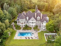 19 Arrow Head Dr Bedford Nh 03110 Zillow Bedford Beautiful Homes Zillow